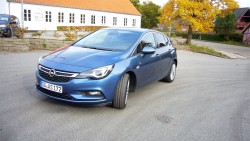Opels nye Astra lever fornemt op til sit navn. Netop ny er Årets Bil i Danmark 2016 samlet set den bedste i sin klasse.