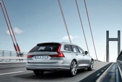 V 90 er Volvos nye super-herregård. Max effekt - 407 HK når det hele spiller