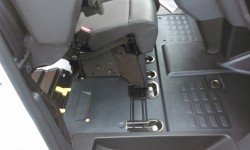 Fleksible sæder i kabinen giver flere muligheder. Lækkert at passagersædets siddehynde forsvinder højt til vejrs når den løftes, det giver masser af regulær gulvplads.