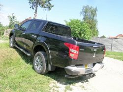 L200 er en mester i terræn, et 4-hjulstræk i topklasse og gode til- og afgangsvinkler, men pas på hvis du har monteret anhængertræk.