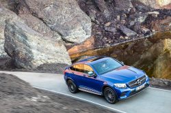 Ideen med at krydse en typoe SUV med en coupe, er tidligere forsøgt af BMW. Mercedes synes nu at have betydeligt mere held med designet.