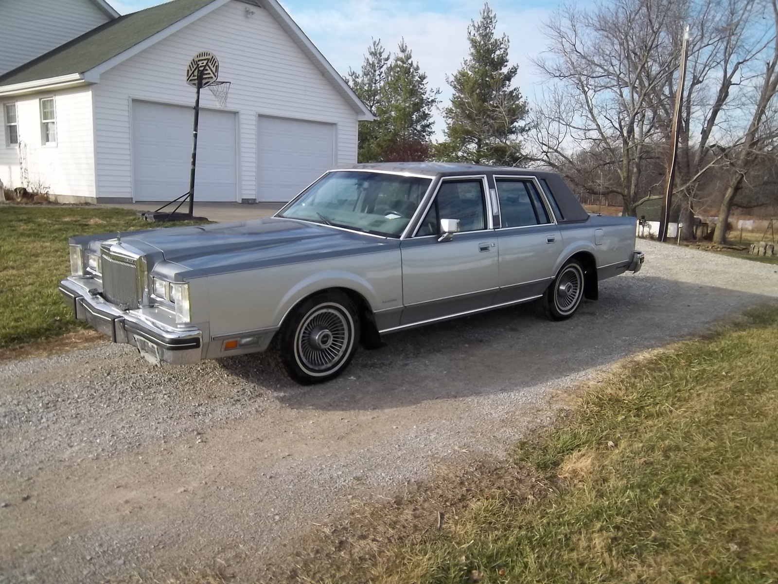 1983 Lincoln - Town Car - Bursd.com