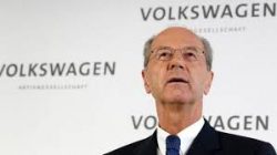 Formanden for VW koncernens bestyrelse, Hans Dieter er kommet i den tyske anklagemyndigheds søgelys. Formanden mistænkes for manipulationl - eller på dansk, medvirken til røgslør. Røgslør over en dieselskandale!!!