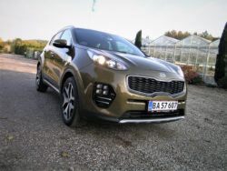Kia Sportage er næststørst i Kias program, og Sportage er også nummer to når det gælder motor. Denne topmodel har 185 HK, automatgear og 4-hjulstræk.
