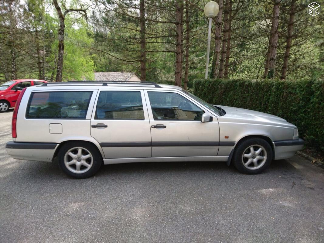 Volvo 850 Break D'occasion - Véhicule Familial Spacieux Et Fiable, Origine Espagne
